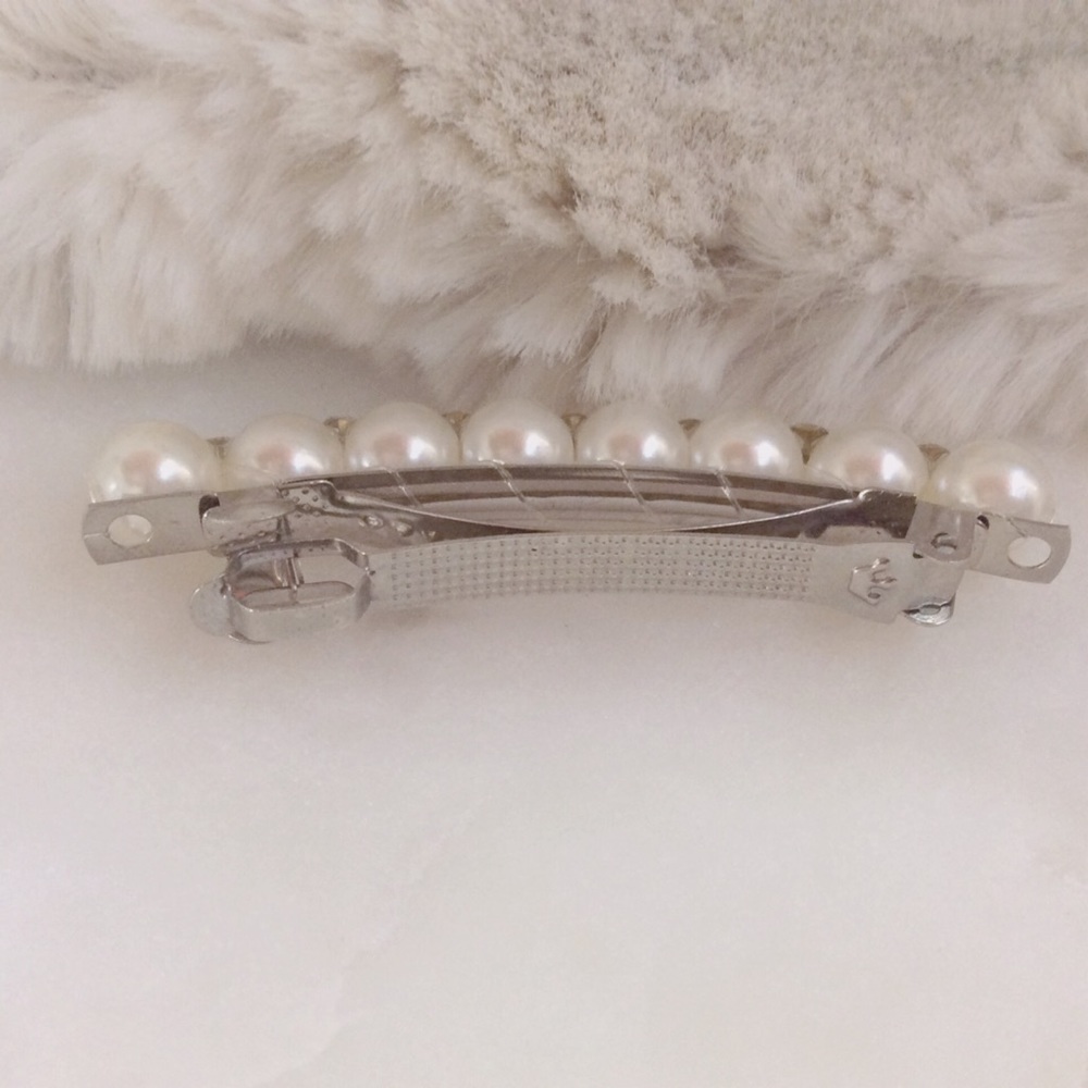 Faux Pearl Hair Clip - Picture 3 of 5